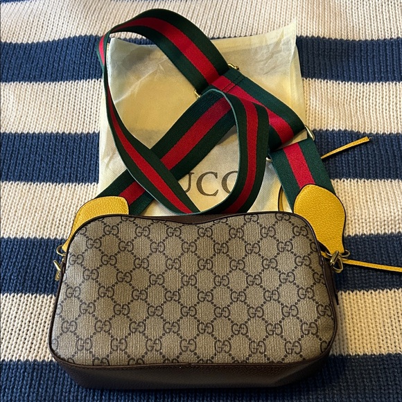 Beige and Yellow Shoulder Bag with Green and Red Strap - Picture 2 of 8